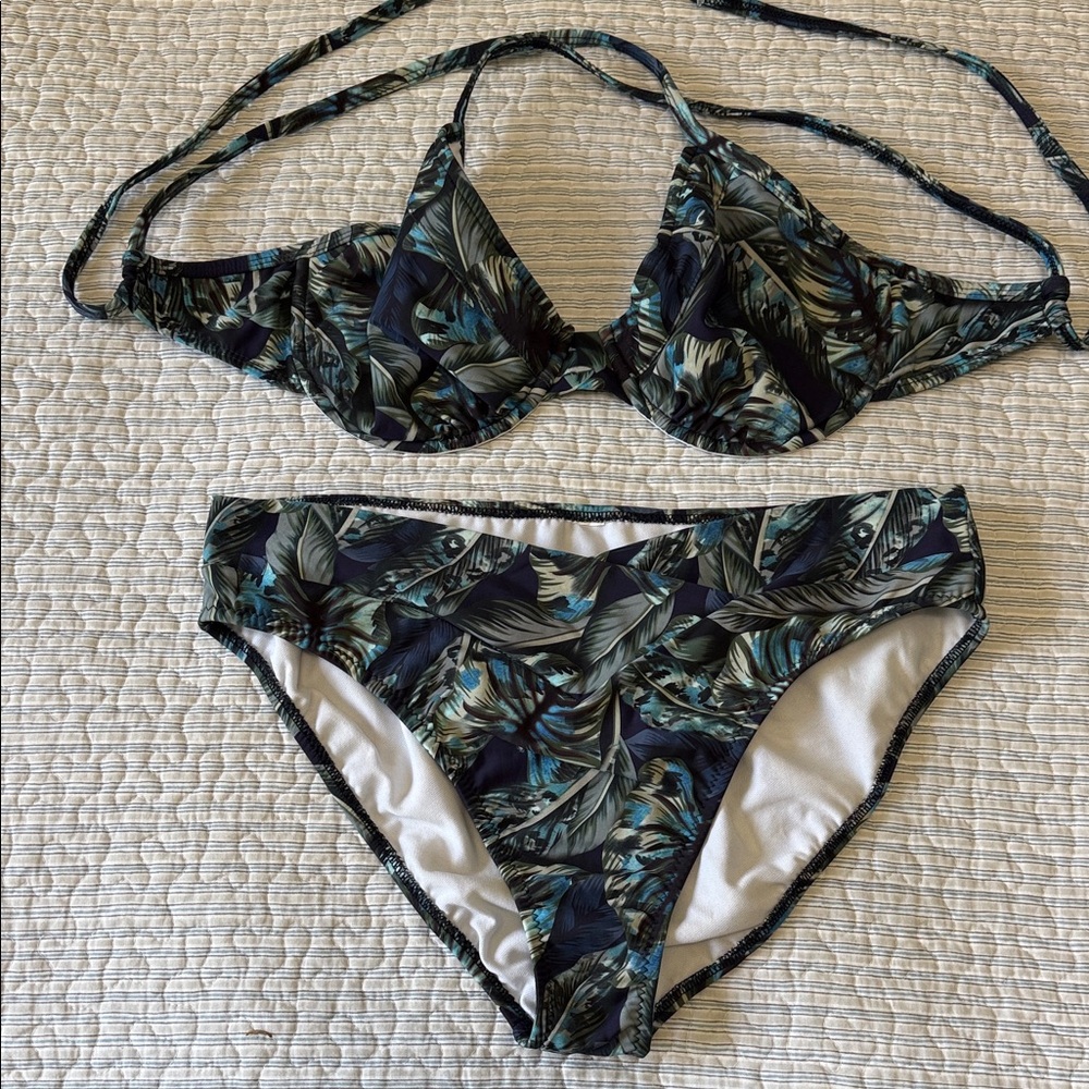 Navy Tropical Leaf Print Bikini size DD/ Large